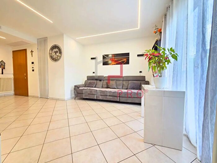 Appartamento quadrilocale in vendita in Via Positano, Bolzano