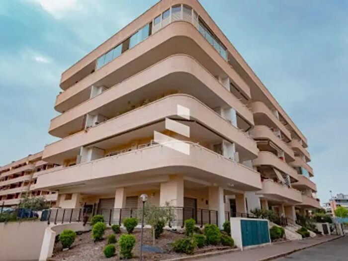 Appartamento trilocale in vendita in Via Alberto Lattuada, Roma