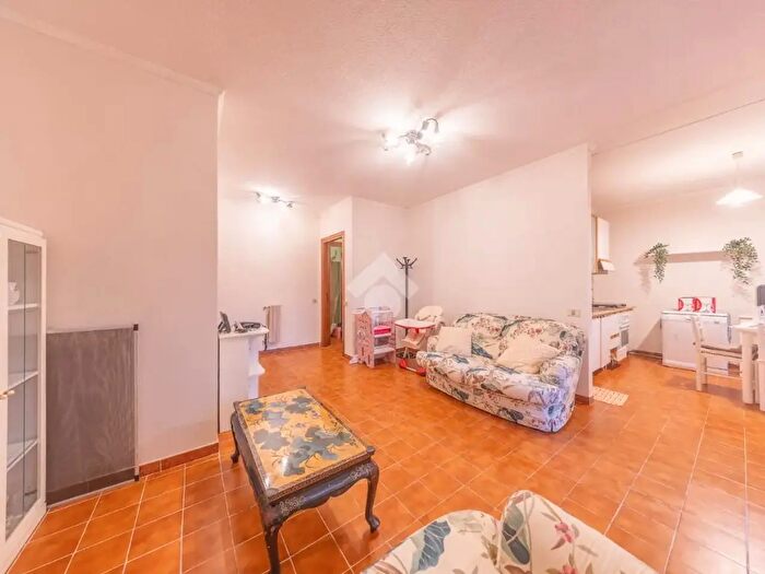 Appartamento trilocale in vendita in Via di Settecamini, Roma