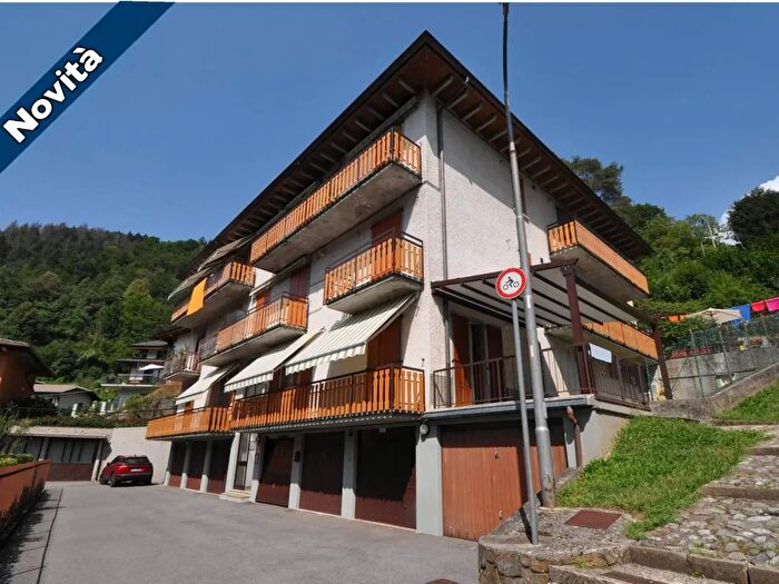 Appartamento trilocale in vendita in Via Ingenier Sante Calvi, Piazza Brembana