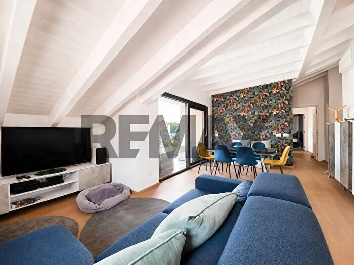 Appartamento trilocale in vendita in Via Belgio, Verbania