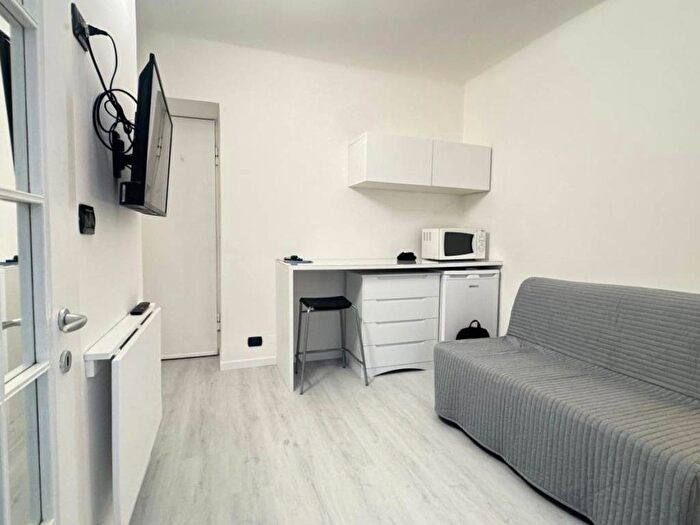 Appartamento monolocale in affitto in Via Gaetano Ronzoni, Corso Genova, Milano