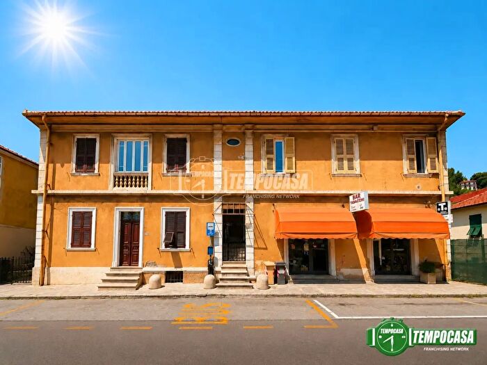 Appartamento quadrilocale in vendita in Via Argine Destro, Imperia