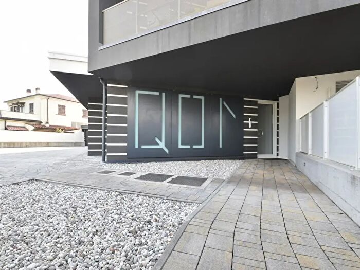 Appartamento quadrilocale in vendita in Via Aprile, Castelnuovo Del Garda