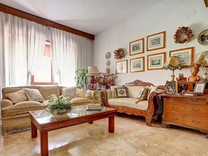 Appartamento quadrilocale in vendita in Via Cassia, Roma