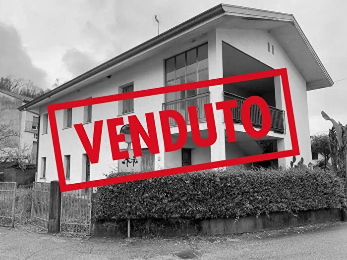 Casa con 5 locali in vendita in Travesio