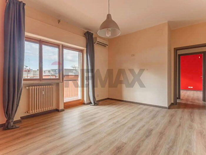 Appartamento con 6 locali in vendita in Via Papa Pio XII, Bari