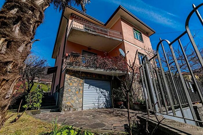 Appartamento quadrilocale in vendita in Via Lunga, Albino