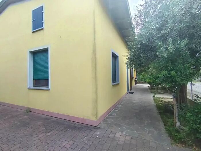 Casa con 6 locali in vendita in Via Martiri della Libertà, Conselice