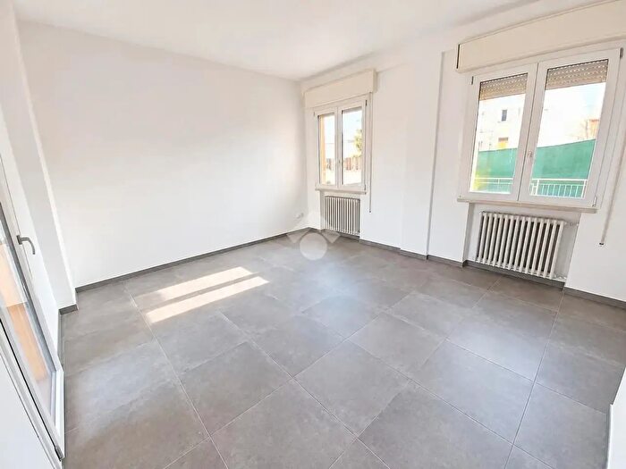 Appartamento trilocale in vendita in Piazza Savonarola, Lugo