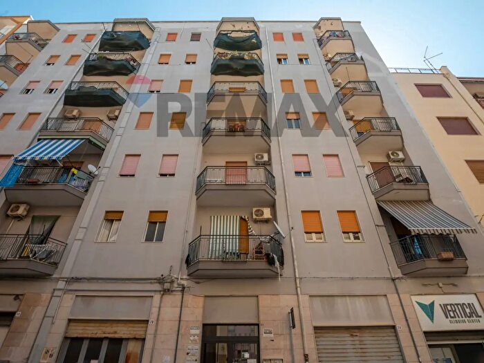 Appartamento con 5 locali in vendita in Via Padova, Siracusa