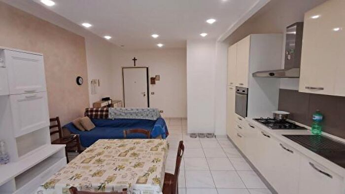 Appartamento trilocale in vendita in Via Vincenzo Bellini, Voghera