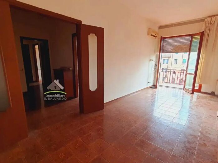 Appartamento quadrilocale in vendita in Via di Boboli, Lucca