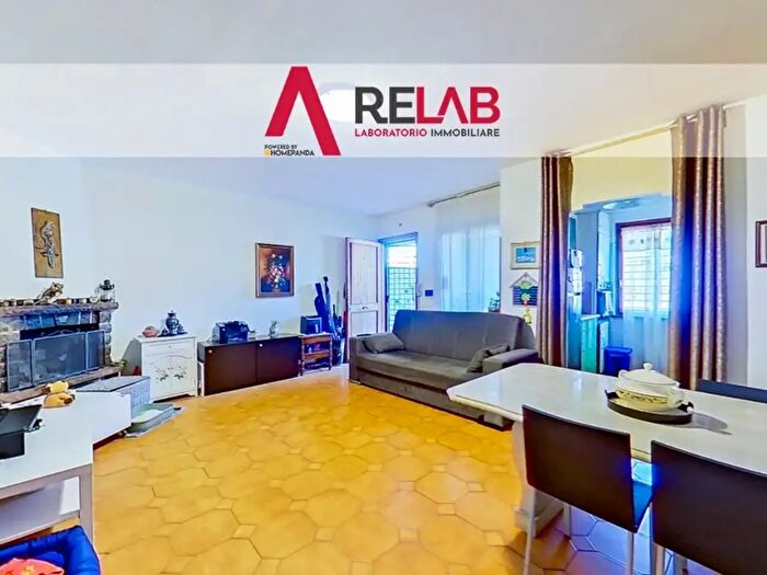 Casa trilocale in vendita in Via Peneo, Anzio