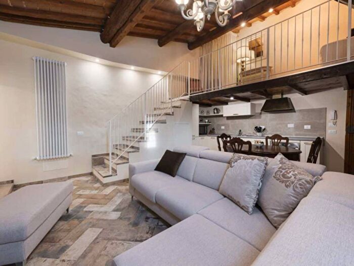 Appartamento trilocale in affitto in Via dei Canacci, Borgo Ognissanti Il Prato, Firenze