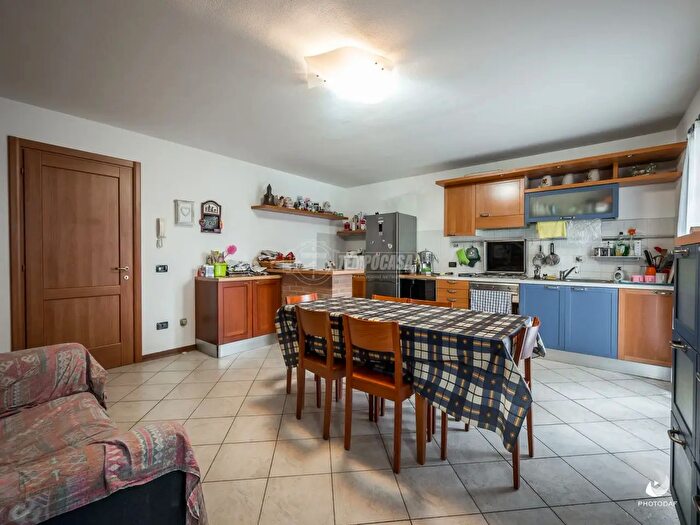 Casa quadrilocale in vendita in Reggio nell'Emilia