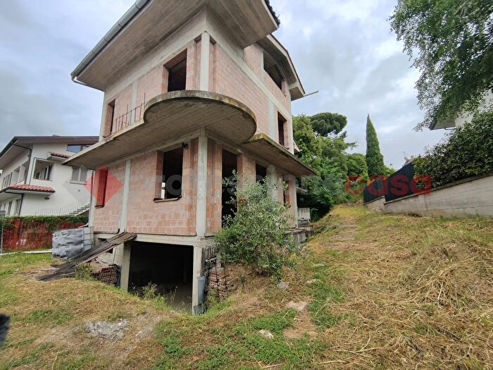 Casa con 5 locali in vendita in Via Augusto Murri, Vinci