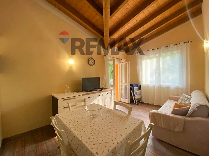 Appartamento trilocale in vendita in Manerba Del Garda