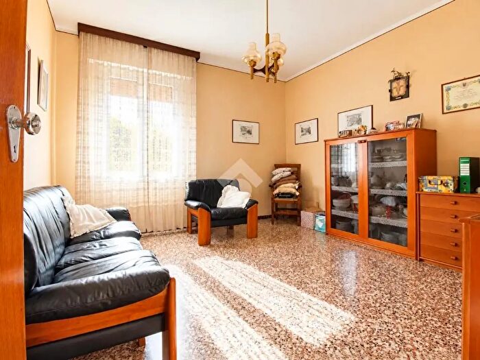 Appartamento quadrilocale in vendita in Via Frati Str Bassa, Sassuolo