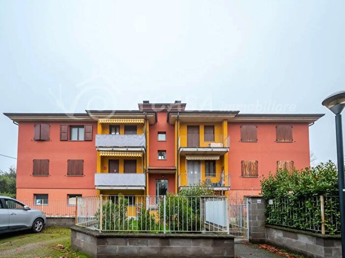 Appartamento trilocale in vendita in Via della Bassa B, Lesignano De Bagni