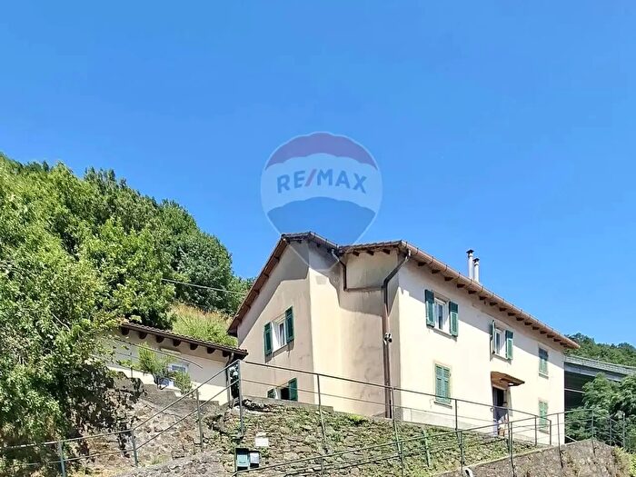 Casa con 12 locali in vendita in Via Fado, Mele