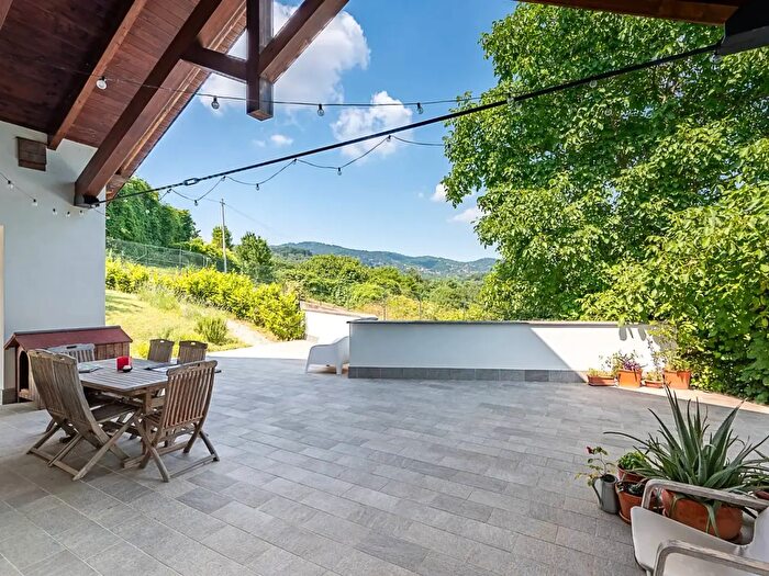 Casa con 8 locali in vendita in Strada San Michele, Moncalieri