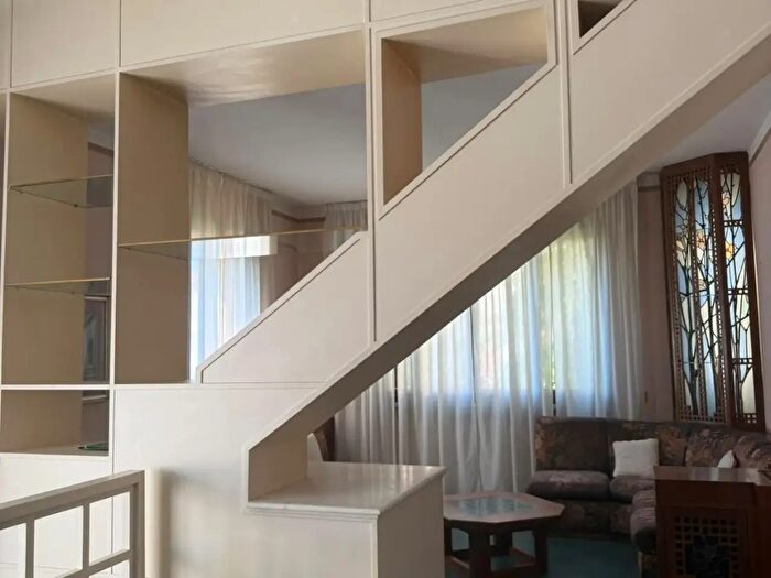 Casa con 10 locali in vendita in Castelfranco Di Sotto