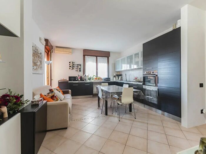 Appartamento trilocale in vendita in Via Sandro Pertini, San Pietro In Casale