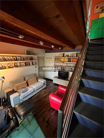 Casa con 7 locali in vendita in Chiaravalle