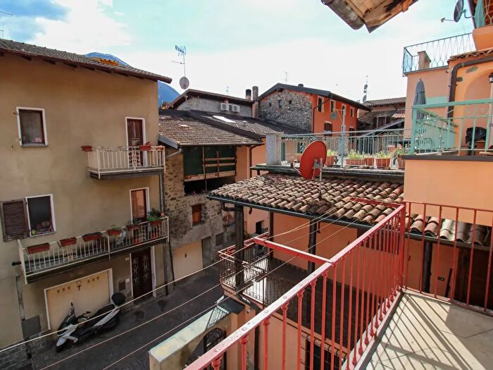 Appartamento trilocale in vendita in Via alla Fontana, Porlezza