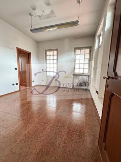 Appartamento trilocale in vendita in Varese