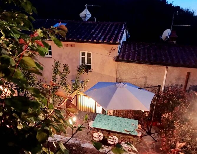 Casa con 8 locali in vendita in Solaio Pietrasanta, Pietrasanta