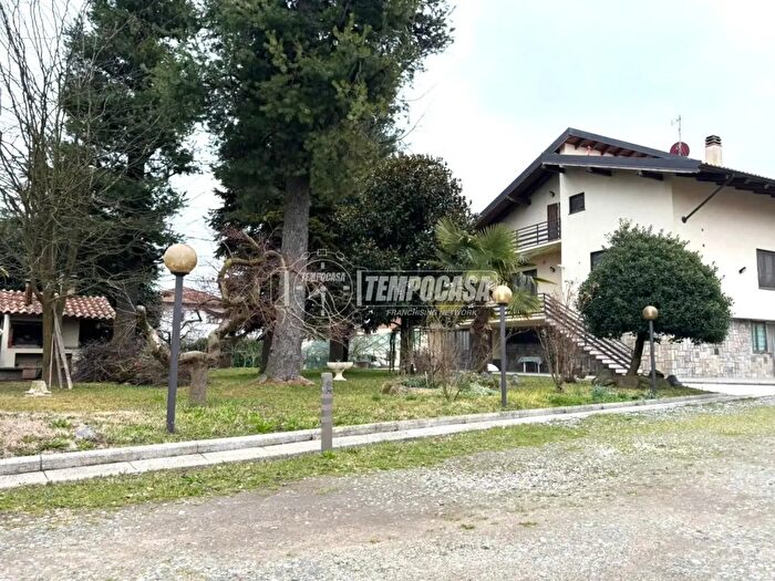 Case in Vendita e in Affitto - 3
