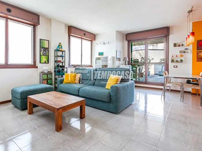 Appartamento trilocale in vendita in Via Giulio Pastore C, Settimo Milanese