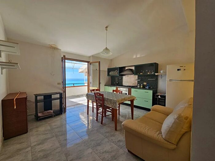 Appartamento trilocale in vendita in Via Egidio Covello, Scalea