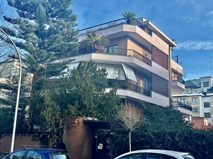 Appartamento bilocale in affitto in Via Mario Fani, Roma