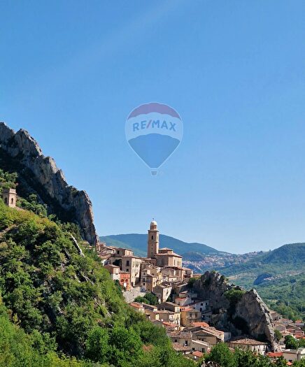 Casa con 7 locali in vendita in Villa Santa Maria