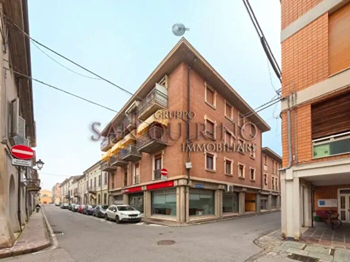 Appartamento quadrilocale in vendita in Via Novembre, Guastalla