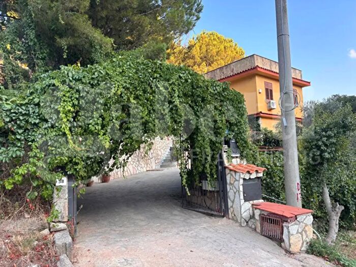 Casa quadrilocale in vendita in Contrada Valle Funda, Belmonte Mezzagno