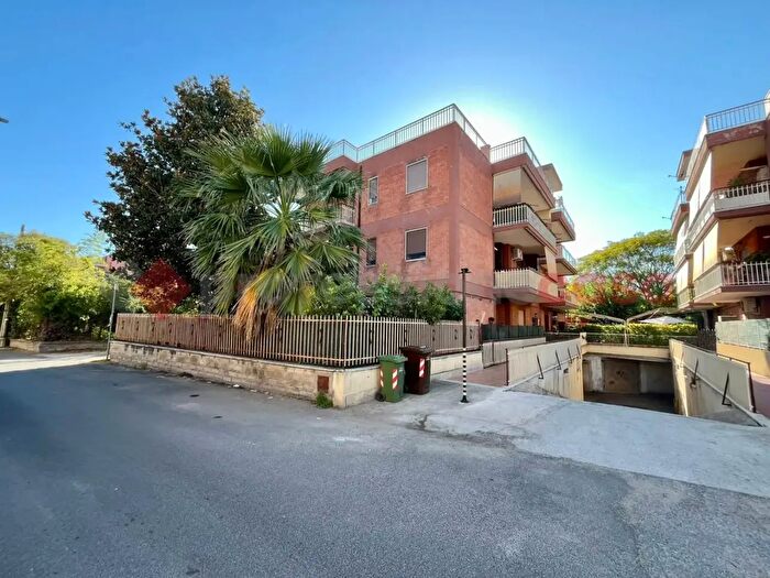 Appartamento trilocale in vendita in Strada Casal Bellini, Tivoli