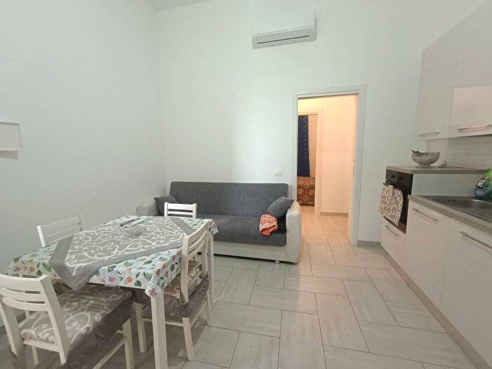 Appartamento trilocale in affitto in Via San Martino, Spadafora