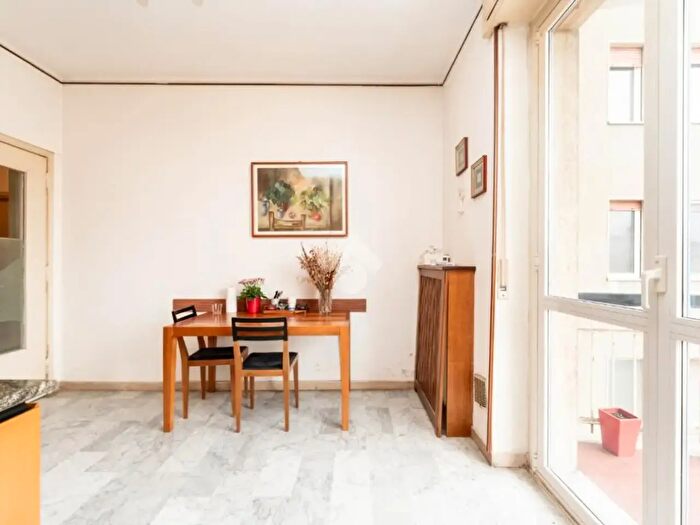 Appartamento trilocale in vendita in Via Neera, Milano