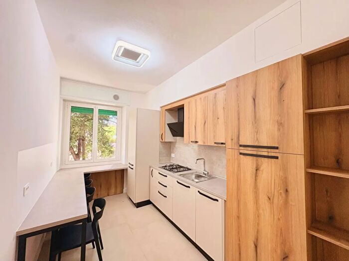 Appartamento con 5 locali in vendita in Via Altichiero b, Verona
