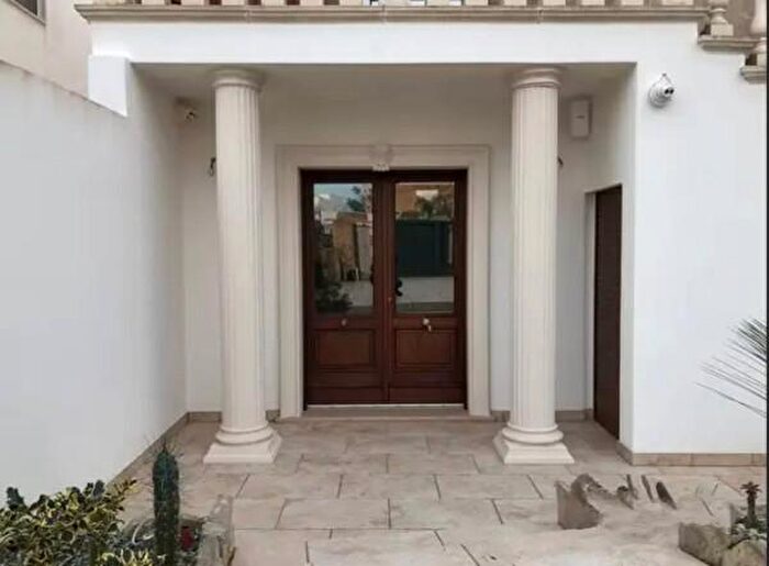 Appartamento trilocale in vendita in Via Giuseppe Pisanelli, Castrignano Del Capo