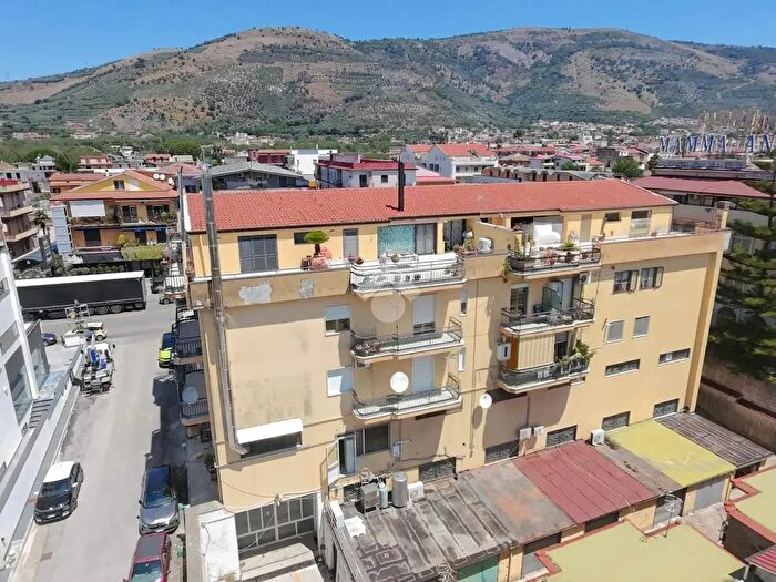 Appartamento trilocale in vendita in Via Nazionale Appia, Santa Maria A Vico