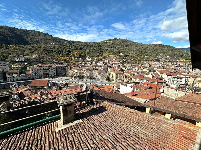 Appartamento con 5 locali in vendita in Via Rocca, Dolceacqua