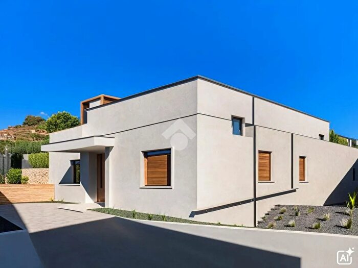 Casa quadrilocale in vendita in Via Cuomo, Centola