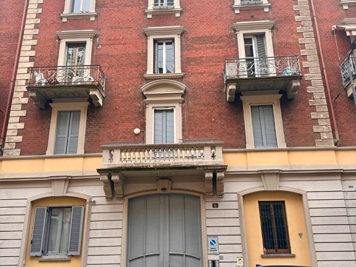Appartamento bilocale in affitto in Via Giulio Tarra, Centrale, Milano