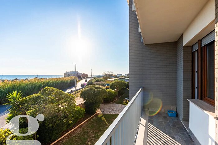 Appartamento quadrilocale in vendita in Lungomare degli Ardeatini, Ardea