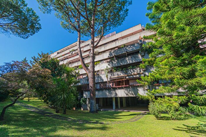 Appartamento con 5 locali in vendita in Via Umberto Saba, Roma